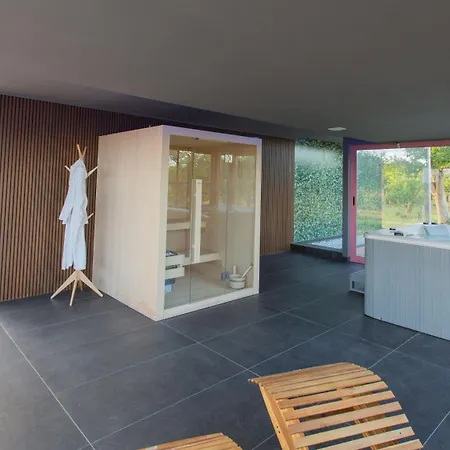 Il Giardino Dei Limoni 8, Emma Villa