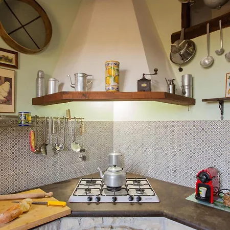 Villa Il Giardino Dei Limoni 8, Emma *